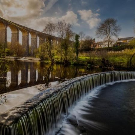 Viaduct View - Cefn Coed Appartement Merthyr Tydfil Buitenkant foto